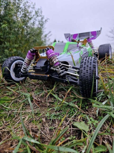 Samochód zdalnie sterowny terenowy wyczynowy WLToys 104002 1:10 4WD 2,4Ghz Samochód zdalnie sterowny terenowy wyczynowy WLToys 104002 1:10 4WD 2,4Ghz