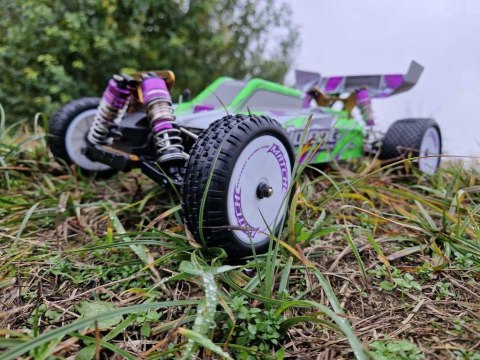 Samochód zdalnie sterowny terenowy wyczynowy WLToys 104002 1:10 4WD 2,4Ghz Samochód zdalnie sterowny terenowy wyczynowy WLToys 104002 1:10 4WD 2,4Ghz