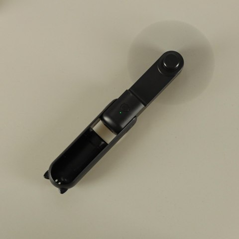 Wiatrak biurkowy wentylator mini ręczny składany wiatraczek przenośny USB czarny Wiatrak biurkowy wentylator mini ręczny składany wiatraczek przenośny USB czarny